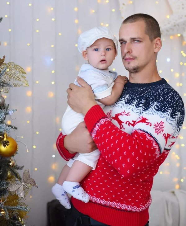 Белое платье с пышной юбкой
