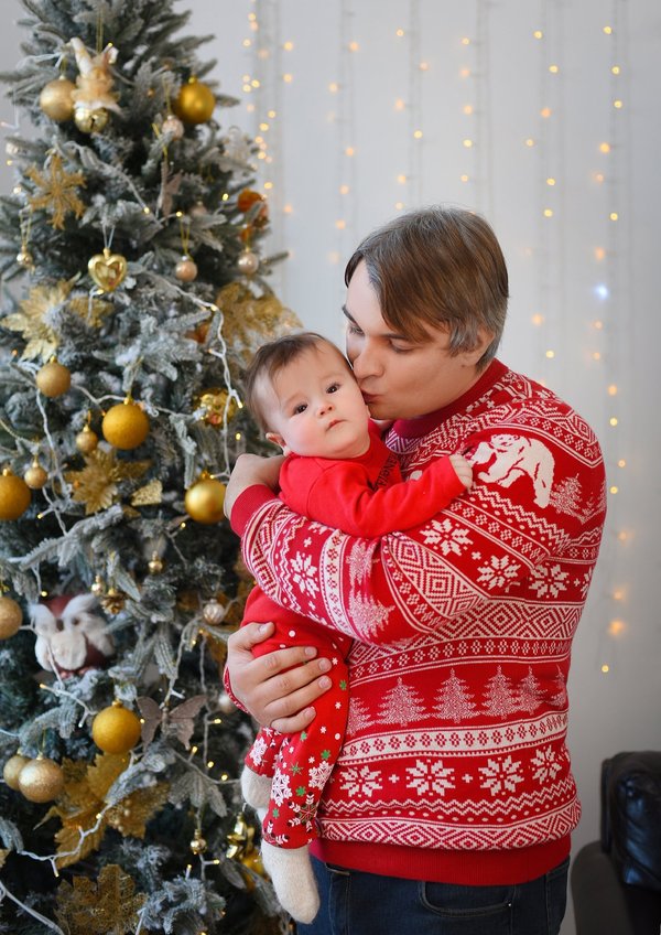 Белое платье с пышной юбкой