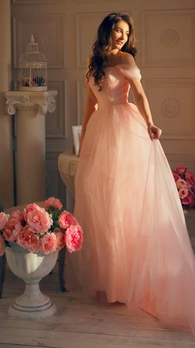 Пышное платье в персиковом цвете на шнуровке № 19
